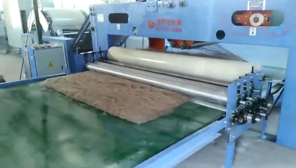 羊毛被驼毛被生产线视频